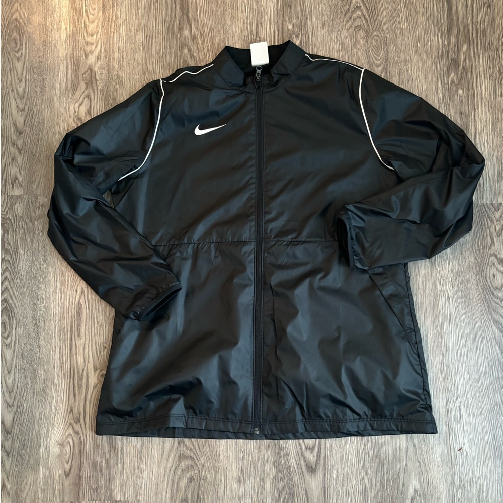 *BRAND NEW WITHOUT TAGS* Nike Women’s windbreaker size XL